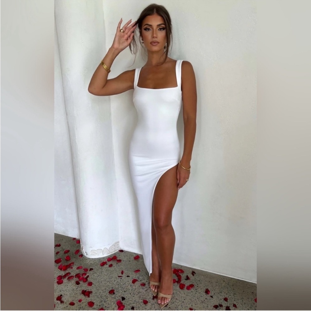 Chic White Asymmetrical Dress